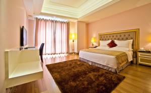 the royal pinnacle hotel