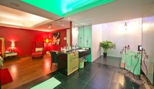 the royal pinnacle hotel