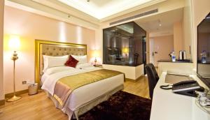 the royal pinnacle hotel