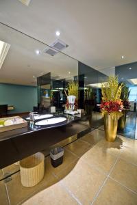 the royal pinnacle hotel