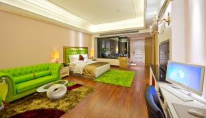 the royal pinnacle hotel