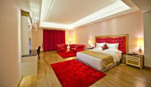 the royal pinnacle hotel