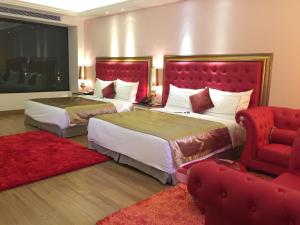 the royal pinnacle hotel