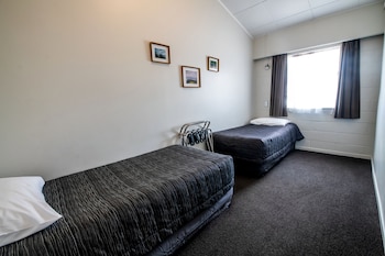aura accommodation