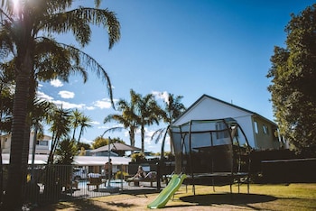 aura accommodation