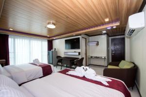 diamond water edge resort