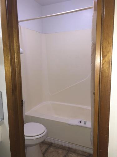 Big 12 Motel,Custer County>>Broken Bow,2 star