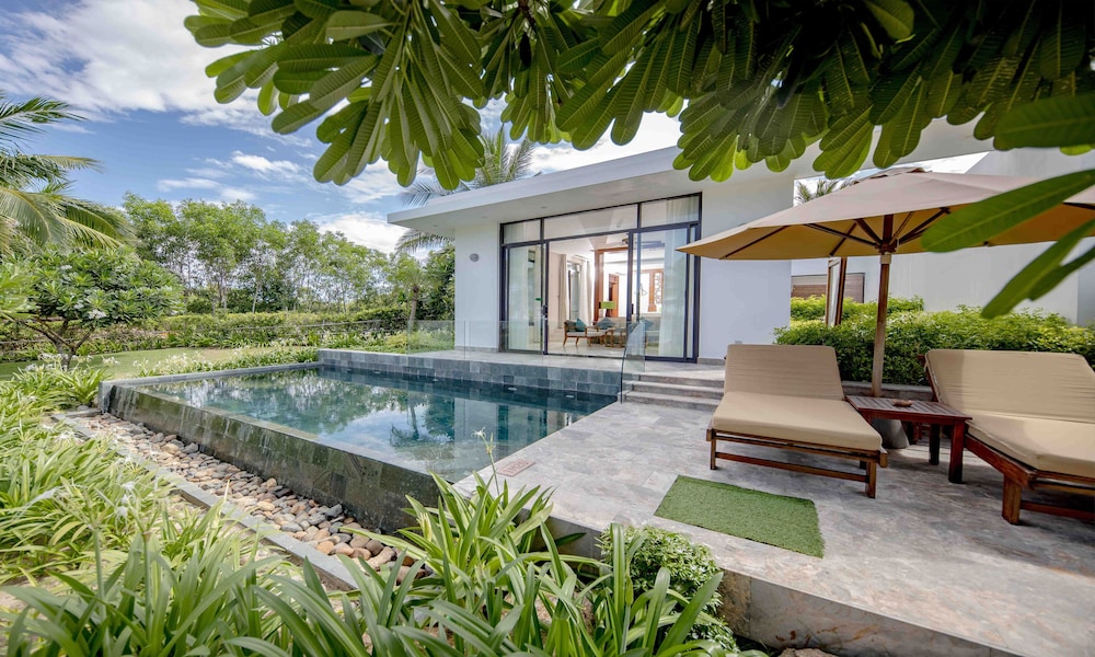 cam ranh riviera beach resort and spa