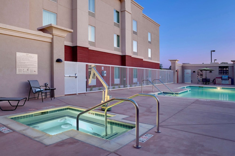 hampton inn and suites blythe