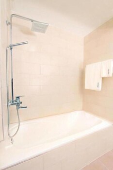 avana laemchabang hotel