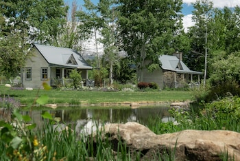 apple orchard inn