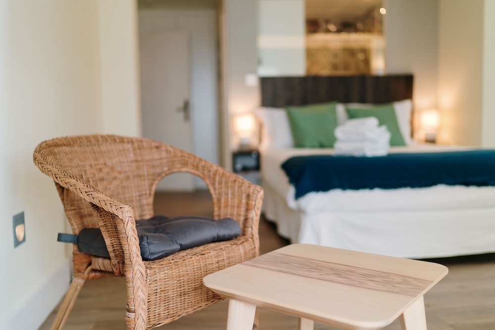 h boutique la caleta bay