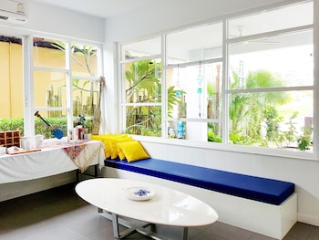 chill house nai yang beach