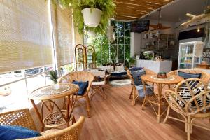 chill house nai yang beach