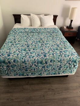 smokey point motor inn