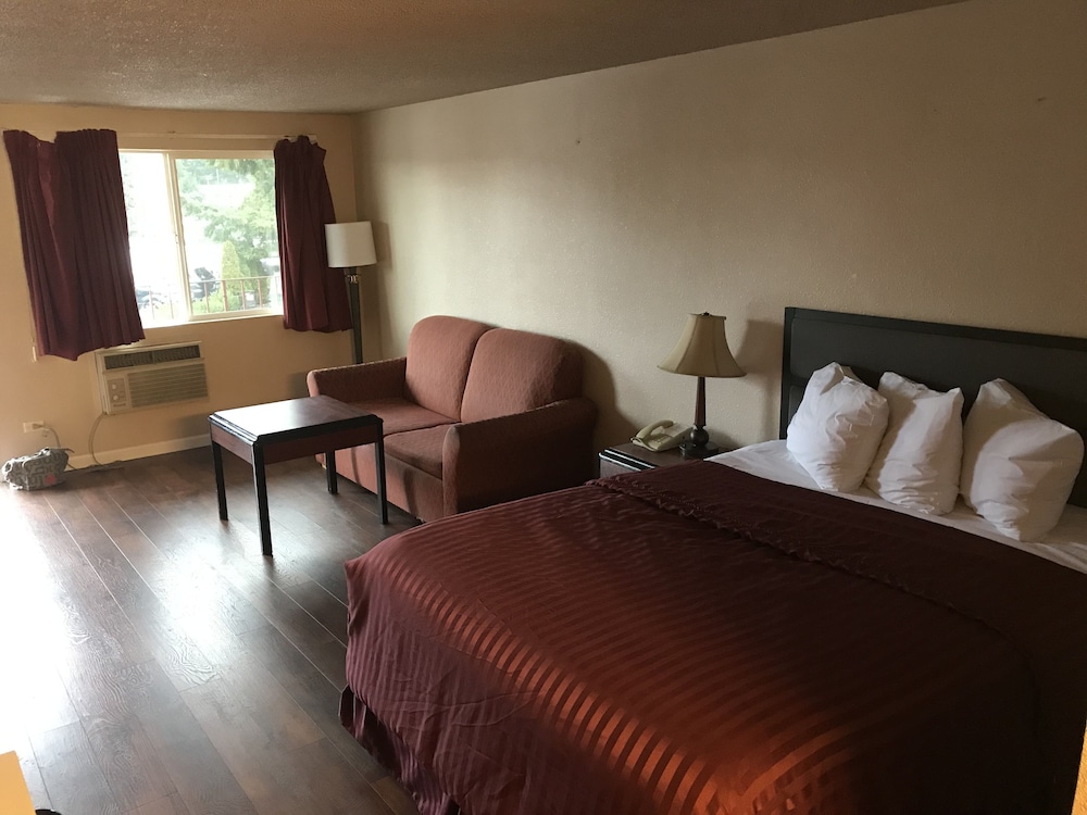 smokey point motor inn