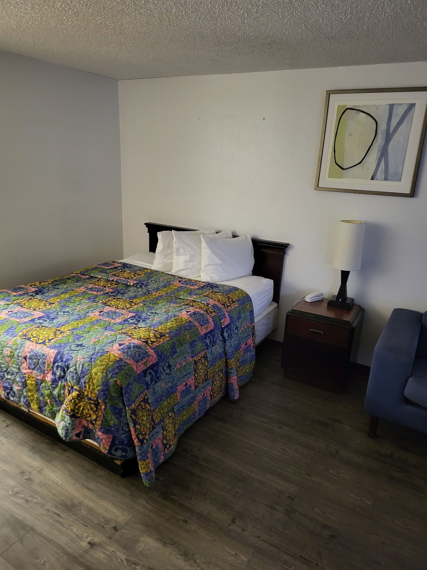 smokey point motor inn