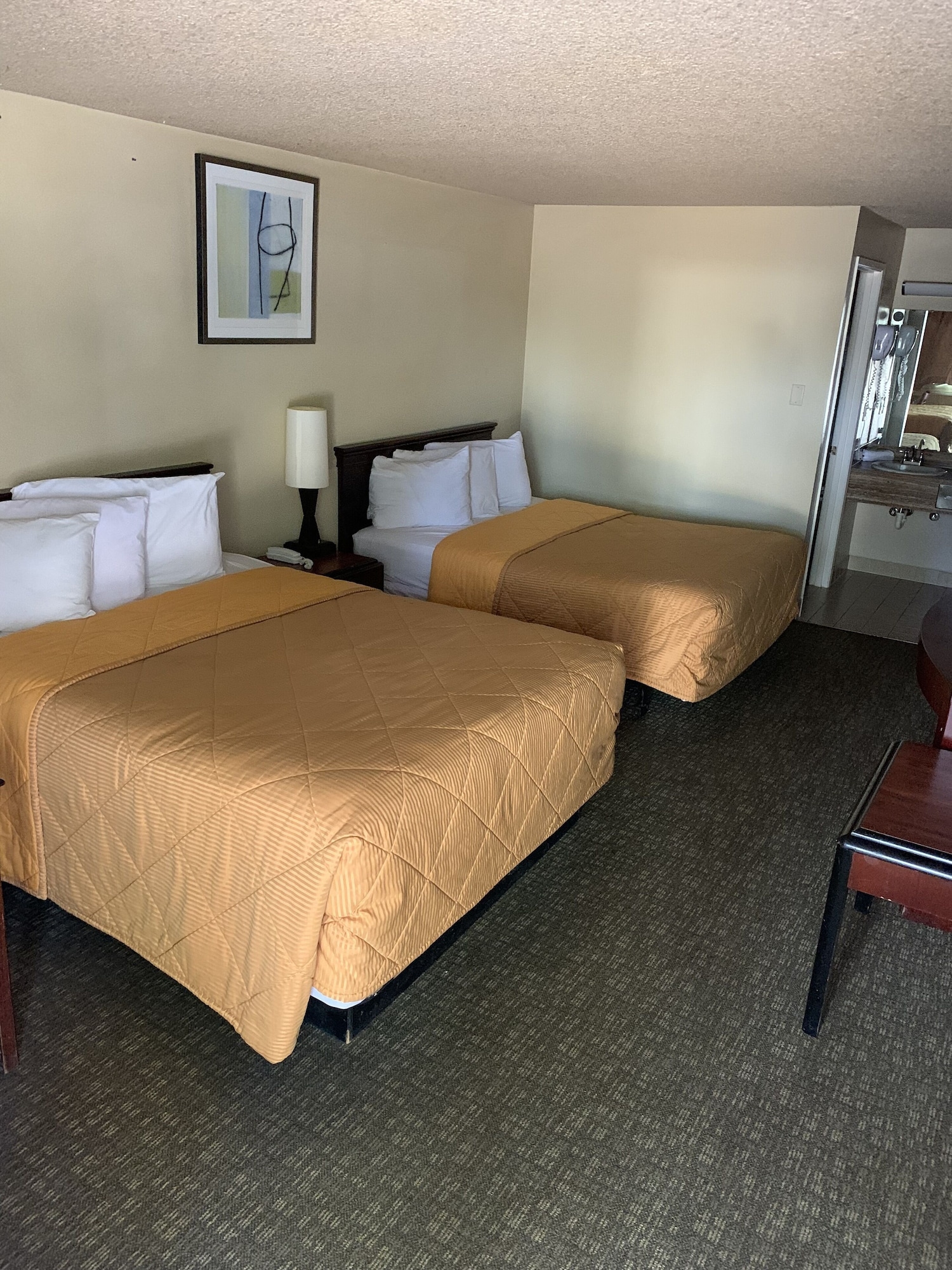 smokey point motor inn