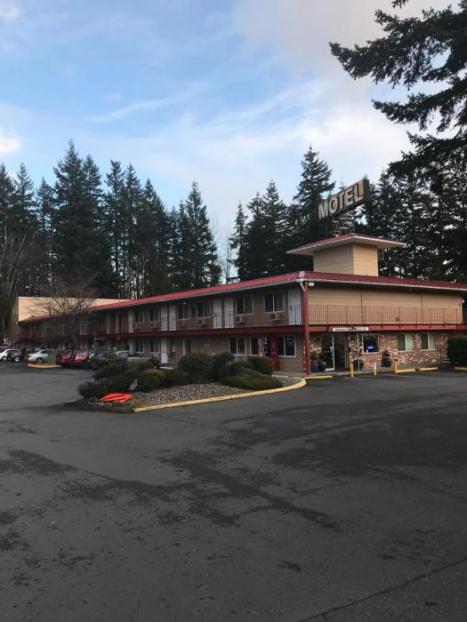 smokey point motor inn