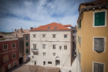 heritage hotel life palace