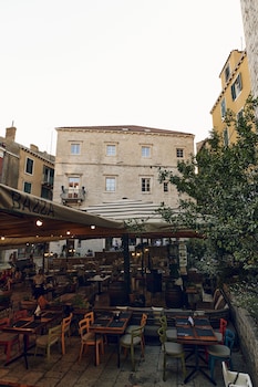 heritage hotel life palace