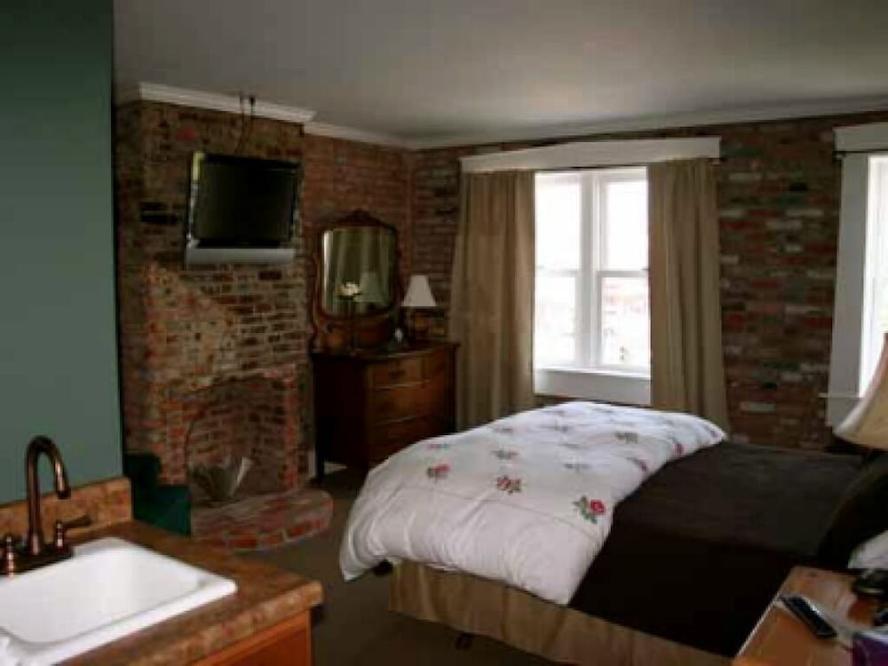 william watson hotel