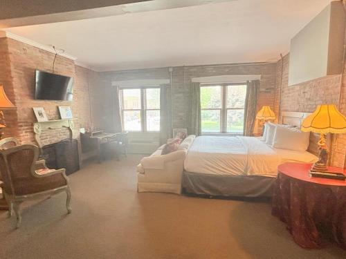 william watson hotel