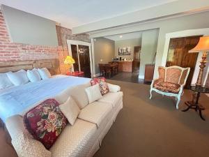 william watson hotel