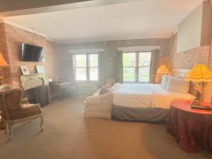 william watson hotel