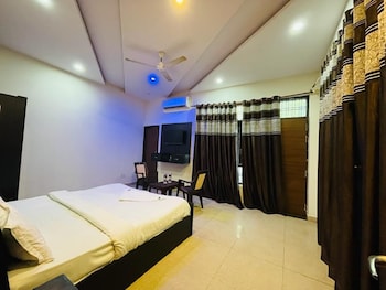 Hotel Royal Inn Lucknow,Plot No C-2/40, Vikas Khand Rd,2 star