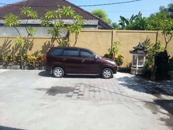 New Asta Graha Homestay,Jimbaran>>Bali,3 star