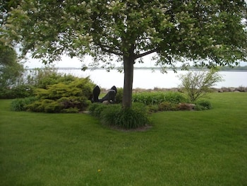 hotel oasis lac stlouis