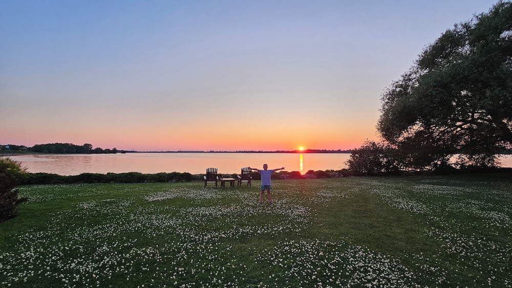 hotel oasis lac stlouis