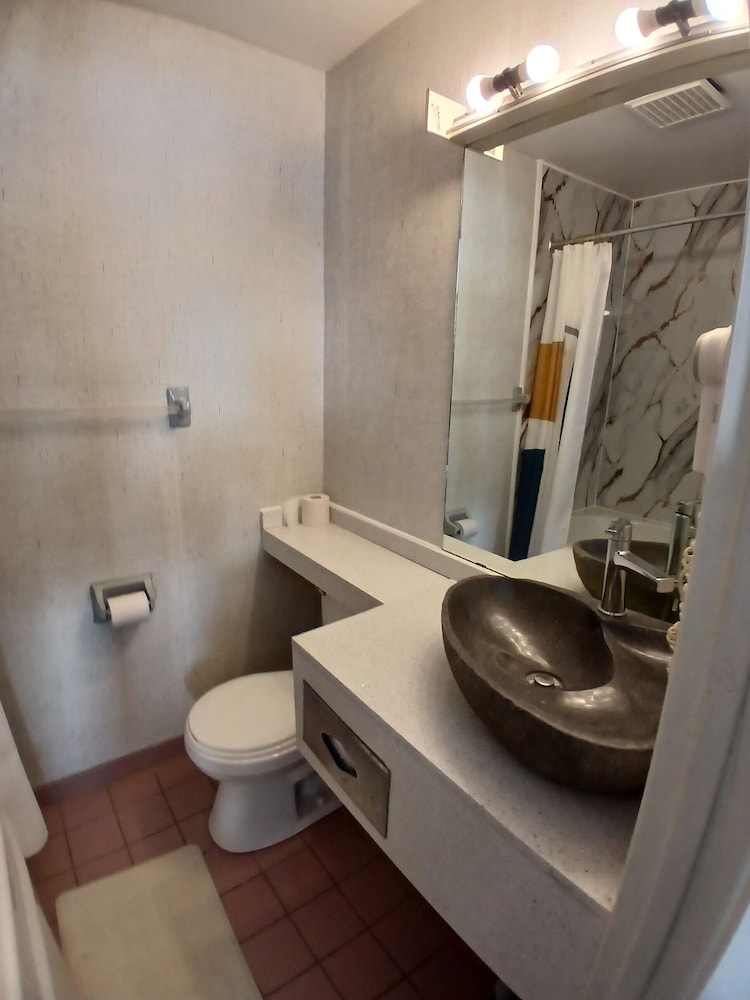 hotel oasis lac stlouis