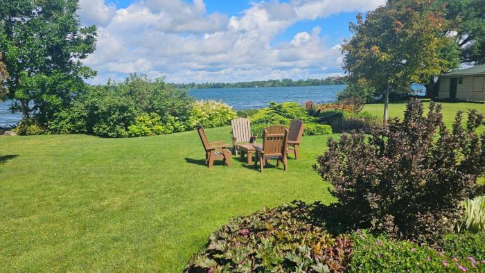 hotel oasis lac stlouis