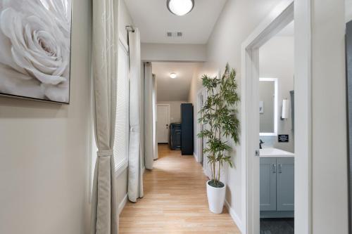 4 queen beds high speed wifi private parking