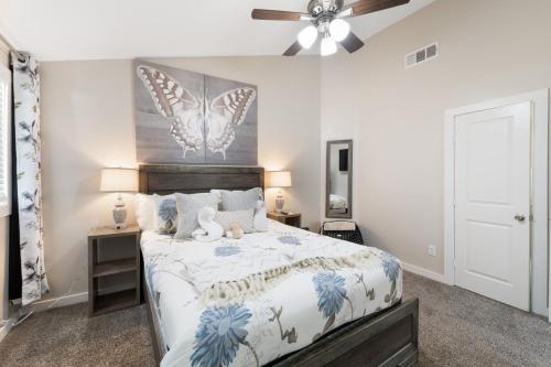 4 queen beds high speed wifi private parking