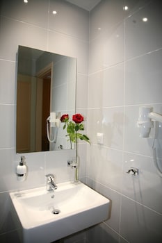 alexakis hotel and spa
