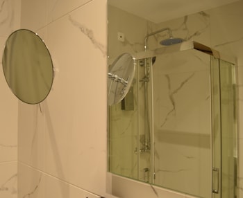 alexakis hotel and spa