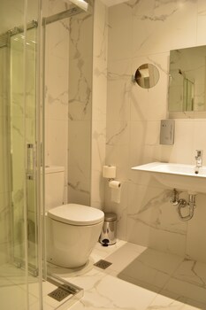 alexakis hotel and spa