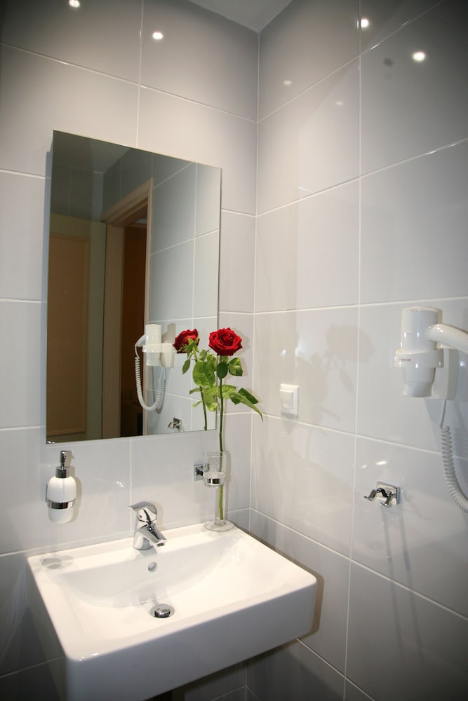 alexakis hotel and spa