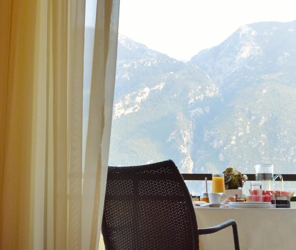 alexakis hotel and spa