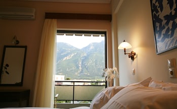alexakis hotel and spa