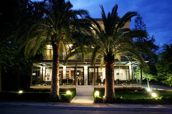 alexakis hotel and spa
