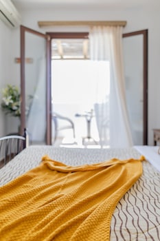 hotel anemomilos