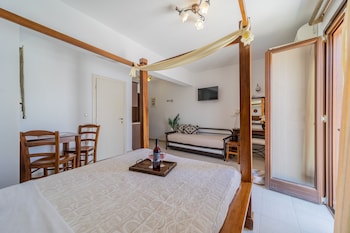 hotel anemomilos
