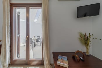 hotel anemomilos