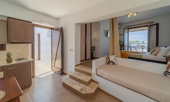 hotel anemomilos