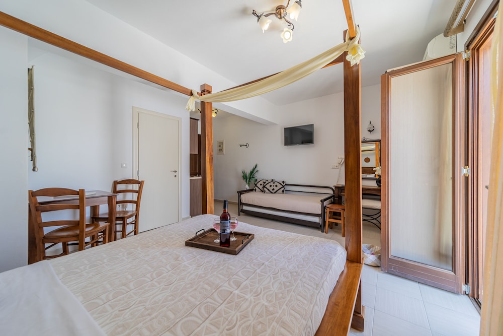 hotel anemomilos
