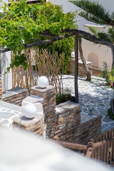 hotel anemomilos